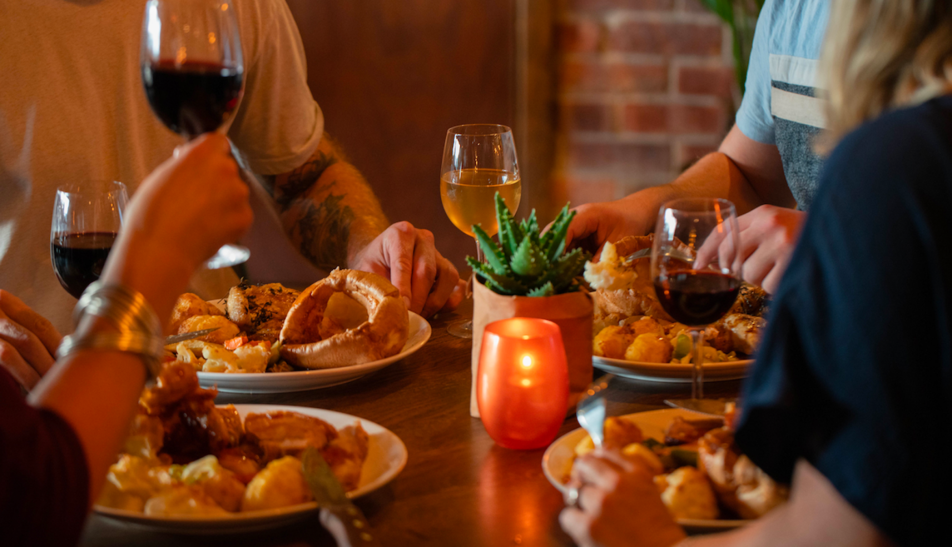 Family enjoy Father's Day roast dinner at the White Hart in Overton