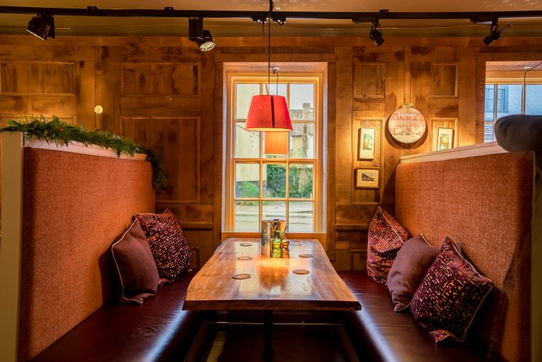 The White Hart Overton_Pub_Rooms_Stay_Pubs near me_RG25 3NW_Basingstoke_Famous landmark near The Red Lion_Famous landmark near Bombay Sapphire