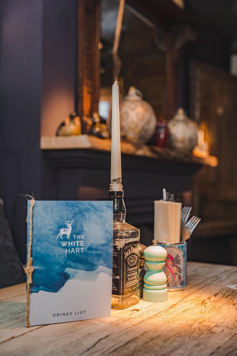 The White Hart Overton_Pub_Rooms_Stay_Pubs near me_RG25 3NW_Basingstoke_Famous landmark near The Red Lion_Famous landmark near Bombay Sapphire